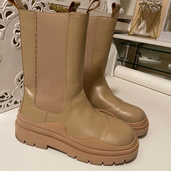 CAPE ROBBIN booties
square round toe
snow booties
platform
lug - Picture 4 of 14